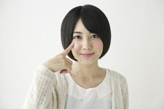 女性の目